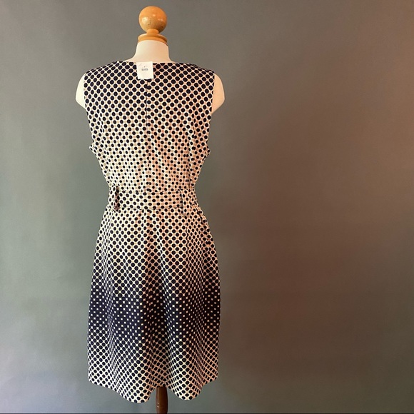 Beautiful brand new polka dot sleeveless dress - Picture 3 of 6